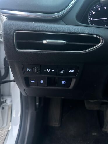 Hyundai: Hyundai Sonata: 2020 г., Бензин, Седан — 19