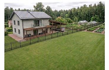 Продажа домов: Просторный загородный дом дача с большим участком под огород и сад — 2