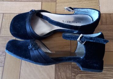 Детская обувь: Обувь (8 пар) для девочки. Размер 28-31. Отличное и хорошее состояние — 11