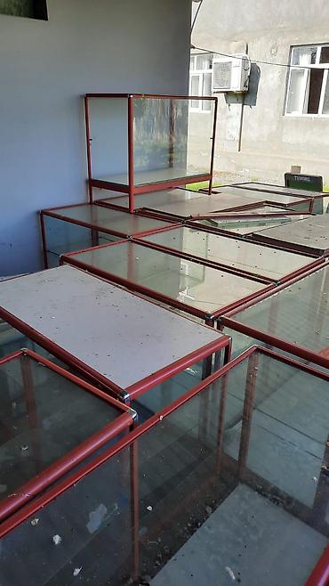 rəflər: Mağaza vitrinləri və rəf sistemləri – metal karkaslı, şüşə vitrinlər — 2