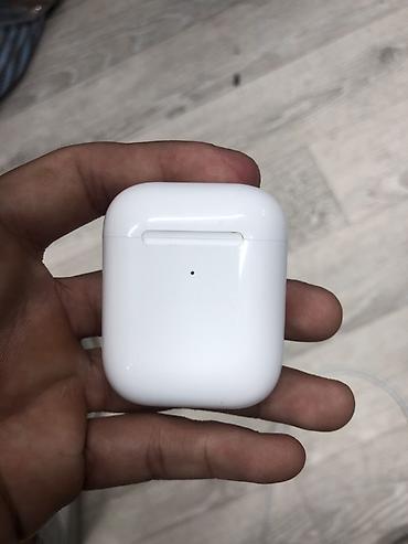 Кулакчындар: Беспроводные наушники Apple AirPods (поколение с кейсом зарядки) - — 2