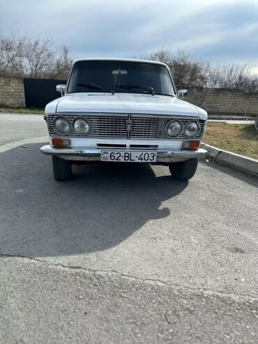 hyundai salon: VAZ (LADA) 2103 : 1.2 l | 1980 il | 200000 km Sedan