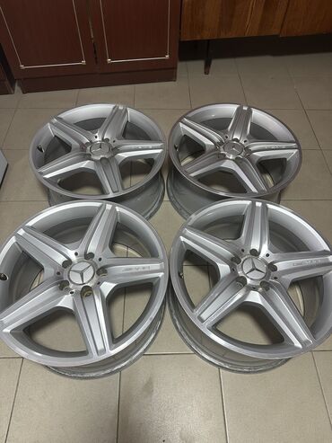 колесо для шиншиллы: Куйма Дисктер R 18 AMG, Комплект, тешиктери - 5