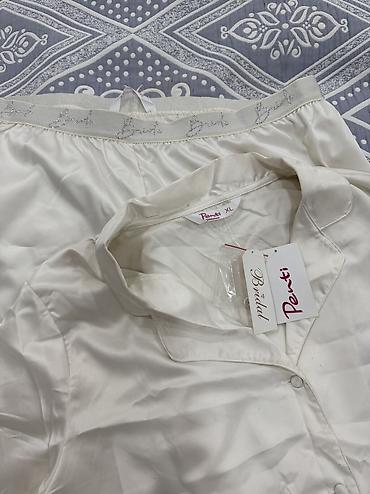 şexsi eşyalar: Yeni Penti Bride pijama dəsti
Xl ölçü — 1