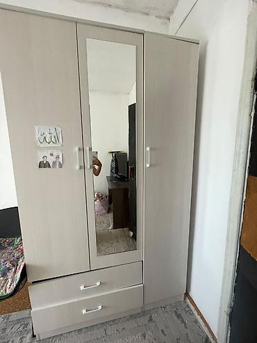 standing mirror: Трехдверный шкаф-купе для одежды с зеркалом. - Цвет: светлый — 1