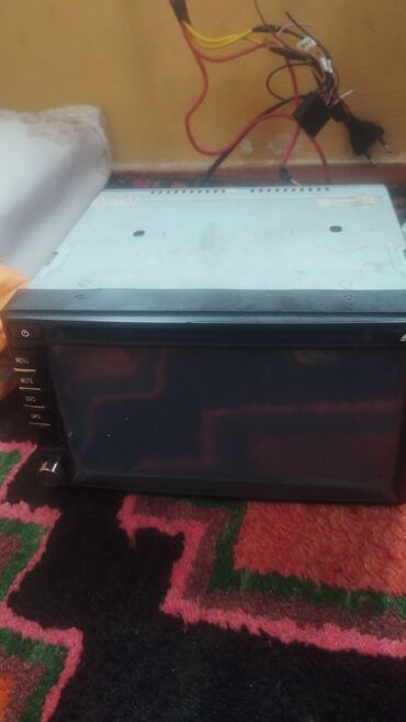 Биология: 2 DIN avtomobil multimedya başlığı - Ön paneldə böyük sensor ekran -