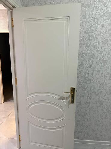 mdf divar panelleri: Ağ rəngdə 6 ədəd daxili otaq qapısı - Klassik naxışlı panel dizaynı — 1