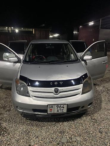 Toyota: Toyota Ist: 2003 г., 1.3 л, Автомат, Бензин, Хэтчбэк — 4