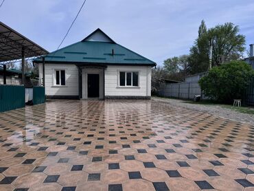 продаю дом село константиновка: Жилой дом с благоустроенным двором. С Ленинское 2 я линия -