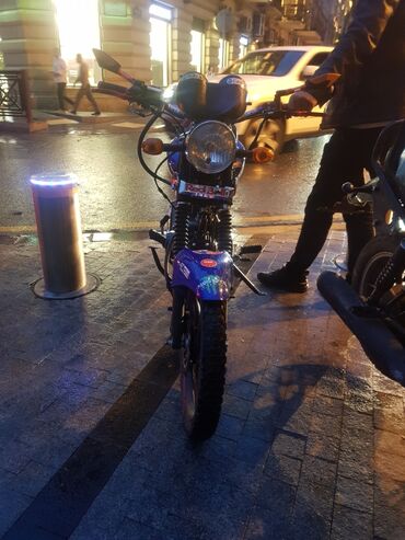 Motosikletlər: Mavi rəngli şəhər/skuter tipli motosiklet - Gözoxşayan mavi kuzov — 10