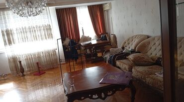 qarayevde kirayə ev: 3 0taqdan iki otaqa kecmis temirli ve əsyali kombi cictemli qaz su