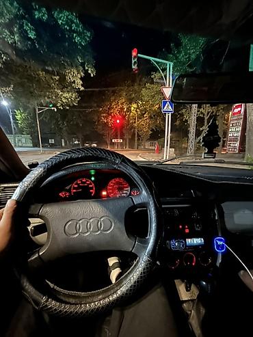 Audi 100: 1991 г., 2 л, Механика, Бензин, Седан