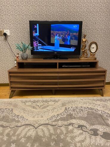 стол для конференций: Yeni, Düz TV altlığı, Polkalı, Taxtalı, Azərbaycan