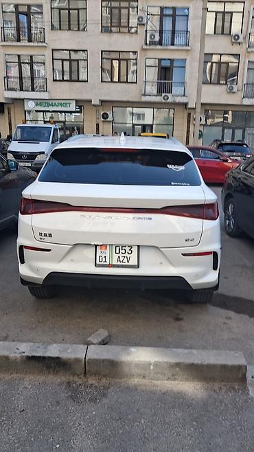 BYD: BYD Qin: 2023 г., 0.1 л, Типтроник, Электромобиль, Седан — 2