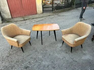 Stilske garniture: Retro koktel fotelje i stočić 🪑✨ Retro koktel fotelje i stočić iz — 8