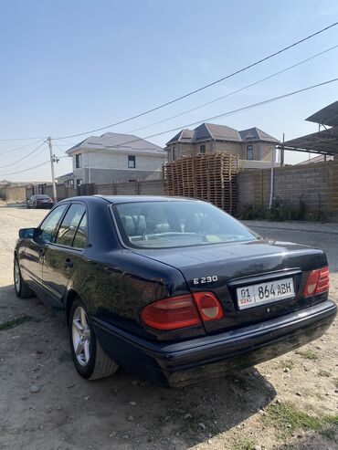 Mercedes-Benz: Mercedes-Benz E-Class: 1995 г., 2.2 л, Механика, Бензин, Седан — 10