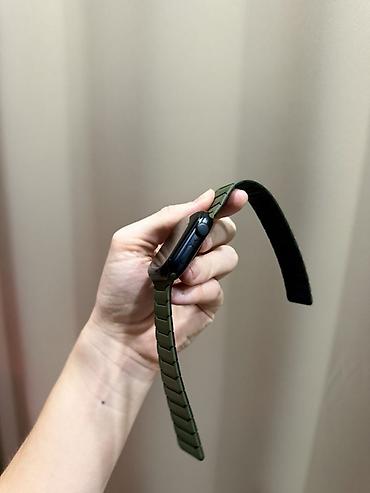 Саат үчүн боолор, билериктер: Apple Watch SE2 44 mm

Часы в пленке, запасные ремешки в подарок — 2