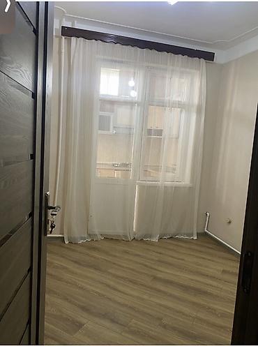 bilecerde: 3 otaqlı mənzil – işıqlı və səliqəli planlama - Geniş zal: qonaq — 2