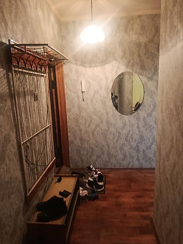 Батирлерди ижарага берүү: 1 бөлмө, Восток-5 мкр Менчик ээси, Үй-бүлөлүүлөргө, 6 айдан баштап, Жарым -жартылай эмереги бар — 1