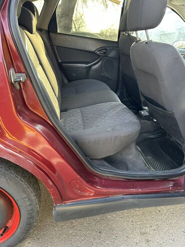 Ford: Ford Focus: 2001 г., 1.6 л, Механика, Бензин, Хэтчбэк — 5