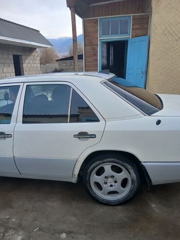 Mercedes-Benz: Mercedes-Benz W124: 1990 г., 3 л, Механика, Дизель, Седан — 11