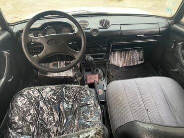 VAZ (LADA): Diqqətlə oxu sonra Maşın ilinə görə yaxşı vəziyyətdədi.Polabarot otur — 5