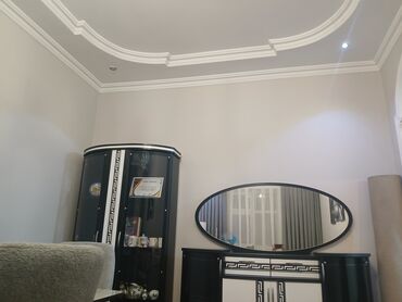 Divanlar: Açılan, 2 qapılı Düz dolab, Qorka