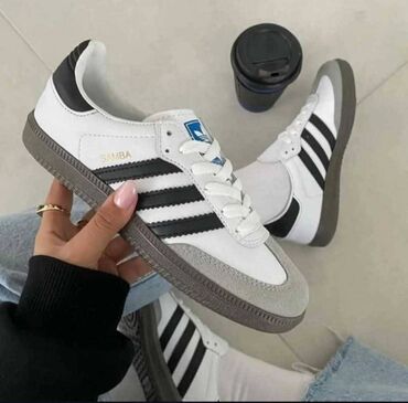 karl lagerfeld patike crvene: Adidas Samba patike

Novo
Brojevi 36 do 46

fb Moja Kupovina 1