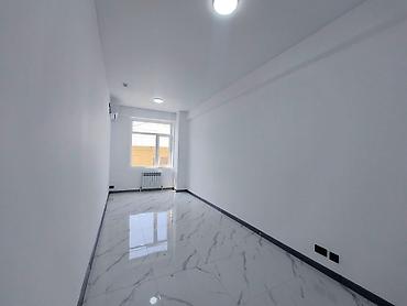 Коммерциялык мүлк: Ижарага Кеңсе бөлмөсү: Нотариус, Акча алмаштыруу, Күрөөкана, 40 м², Бизнес борборунда, Ремонту менен, Бийик шыптар менен, Унаа токтотуучу жай менен, Биринчи катар — 5