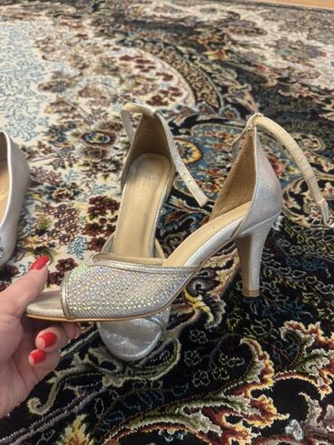 Tuflilər: Qadın ayaqqabıları – zərif və dəbli modellər toplusu 1) Qara klassik — 10