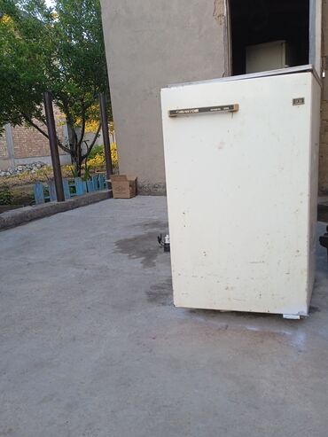 уплотнитель для холодильника: Холодильник Саратов, Б/у, Однокамерный, 48 * 88 * 40