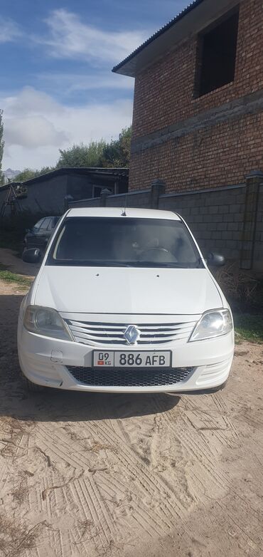 09 машина: Renault Logan: 2011 г., 1.4 л, Механика, Бензин, Седан