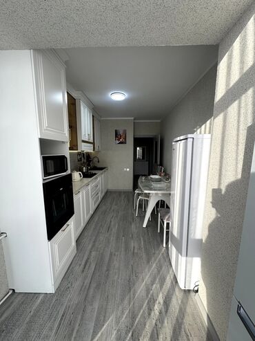 Продажа квартир: 3 комнаты, 65 м² — 4