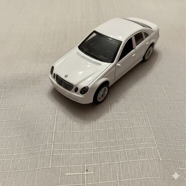 Avtomobil modelləri: Toyota Camry 1:32 miqyaslı metal oyuncaq model avtomobil - Material -da lalafo.az — 7 Avtomobil modelləri: Toyota Camry 1:32 miqyaslı metal oyuncaq model avtomobil - Material — 7