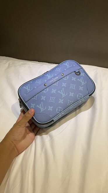 кошелек женский бишкек цена: Барсетка, Louis Vuitton, Материал: Натуральная кожа, Оригинал, Новый