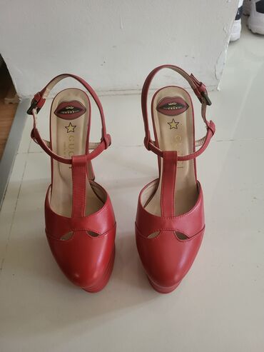 italijanske kozne sandale: Sandals, 39