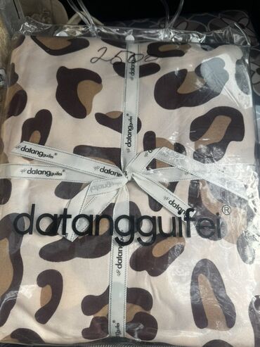 Комплекты постельного белья: Комплекты постельного белья (несколько расцветок) 1.5 спалки и 2х — 20