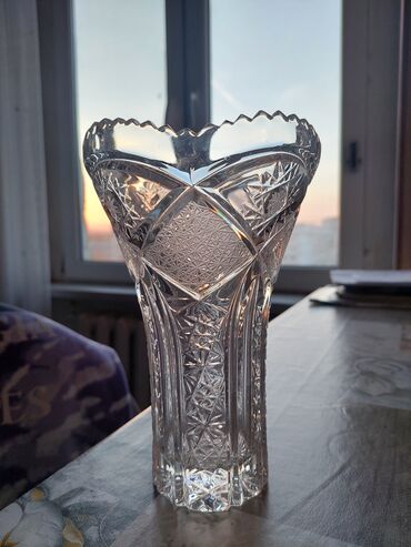ваза напольная стеклянная высокая без узора: Xrustal vaza