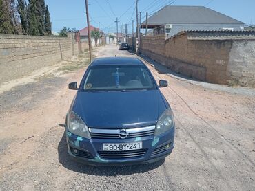Opel: Opel Astra, rahat və praktik avtomobil. Şəhər içi və uzun yol