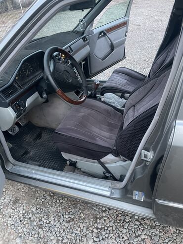 Mercedes-Benz: Mercedes-Benz W124: 1995 г., 2 л, Механика, Бензин, Седан — 20