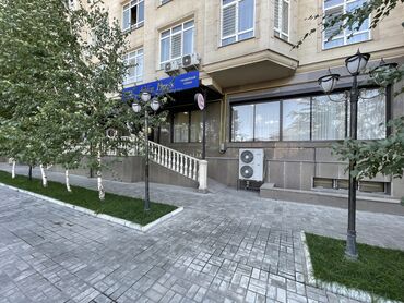 продажа офиса в бизнес центре: 📌Продается помещение на первом этаже с РЕМОНТОМ - 151 м2 📍Локация