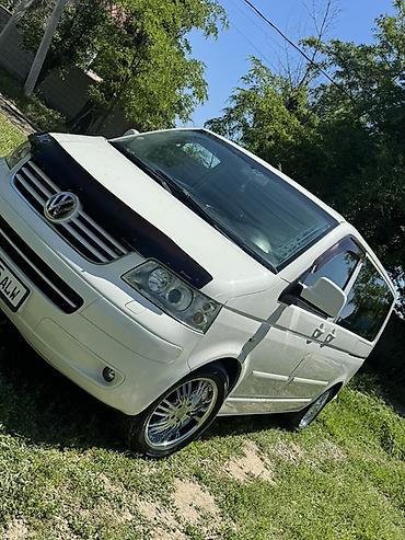 два авто: Volkswagen Multivan: 2004 г., 2.5 л, Механика, Дизель, Минивэн — 3
