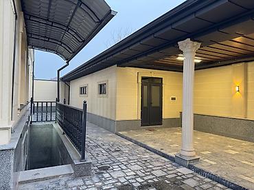 Продажа коттеджей и домов: Особняк | 8 соток | Арча - Бешик | Фасад — натуральный камень — 4