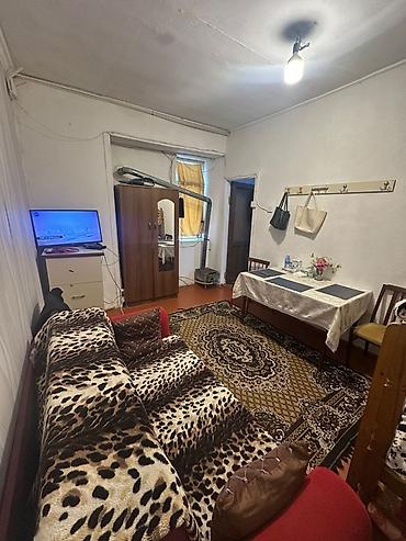 Mənzillər: 1 otaqlı mənzil – əşyalarla Planlaşdırma: - 1 geniş otaq (qonaq/yataq — 3