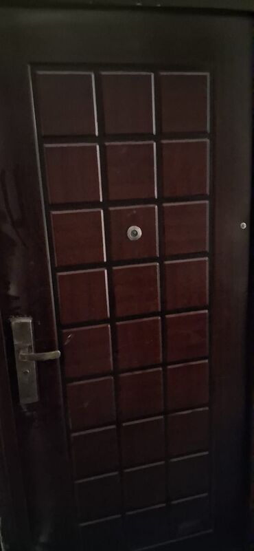 seyf qapi uzlukleri: Metall giriş qapısı - Material: polad karkas, ağac teksturalı tünd
