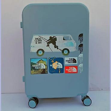 Rančevi, torbe i koferi: === PART 1: TEXTUAL DESCRIPTION === Predstavljamo kabinski kofer u — 7