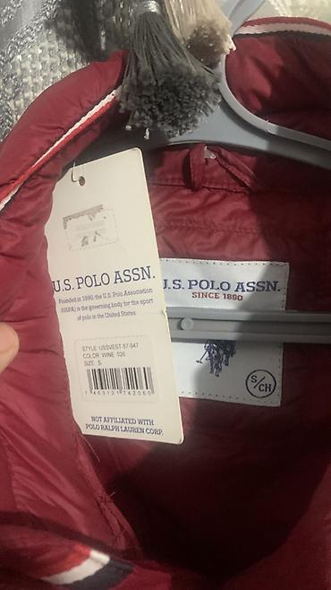 поло куртка: Стеганый мужской жилет U.S. Polo Assn. - Цвет: насыщенный бордовый - — 5