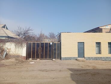 продаю дом киргизия 1: Коттедж, 13 м², 15 комнат, Собственник, Старый ремонт