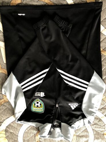 новая кофта: Спортивный костюм XL (EU 42), цвет - Черный