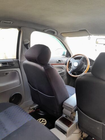 Volkswagen: Volkswagen Passat: 1.8 l | 1998 il Sedan — 6